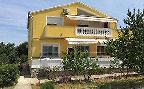 Apartments With A Parking Space Bozava, Dugi Otok - 8108